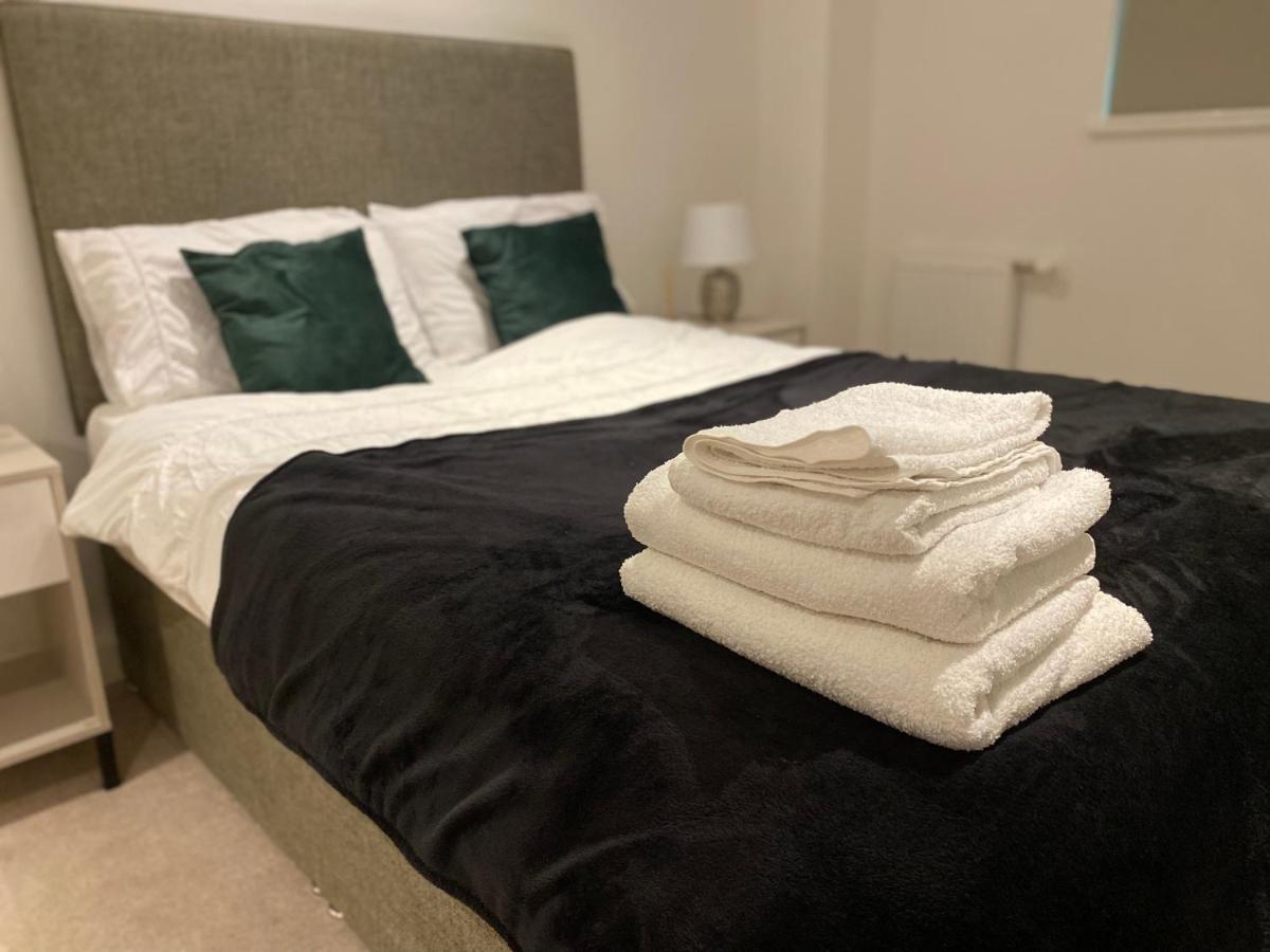 Triple T Homes Cosy 2 Bedroom Apartment With Balcony إيلفورد المظهر الخارجي الصورة